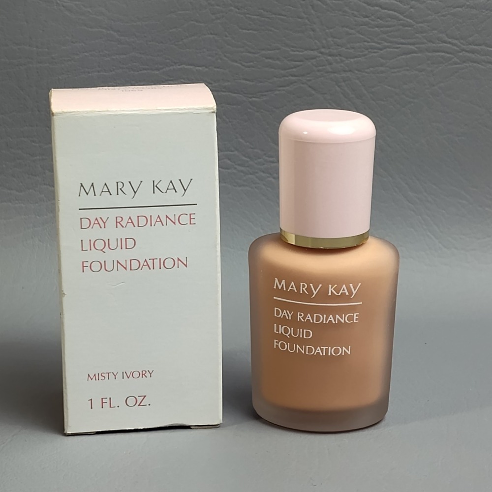 Mary‎ Kay Day Radiance Liquid Foundation Misty Ivory 1069 NEW in Box